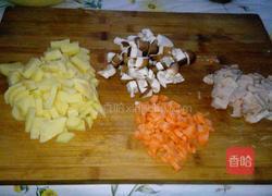 电饭锅版–土豆香菇焖饭的做法图解3