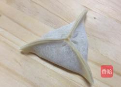 槐花猪肉馅三角煎饺的做法图解4