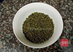 南瓜绿豆汤的做法图解1