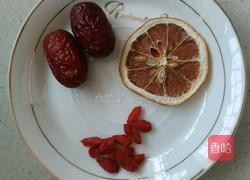 红枣枸杞柠檬茶的做法图解2