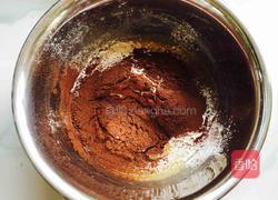 巧克力奶油芒果裸蛋糕的做法图解3