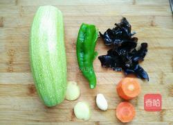 素炒西葫芦的做法图解1