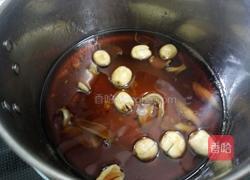 黑糖莲子百合炖雪梨的做法图解6