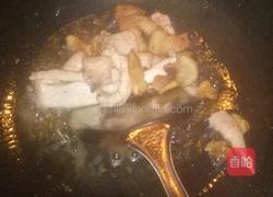 肉炖土豆扁豆的做法图解3