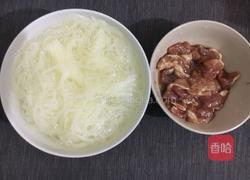 杂锦炒米粉的做法图解2