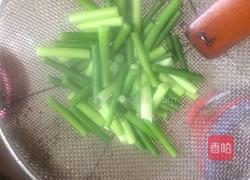 蒜苔炒火腿的做法图解3