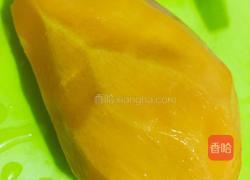 百香芒果汁的做法图解2