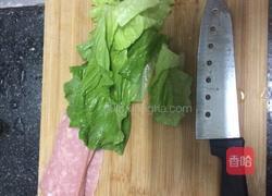 鸡蛋火腿三明治的做法图解1