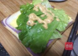 鸡蛋火腿三明治的做法图解3