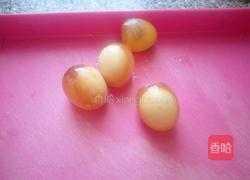 浇汁皮蛋的做法图解2