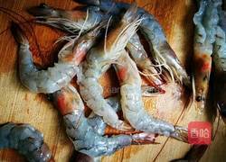 「Cathy边吃边营养」蒜蓉粉丝蒸大虾的做法图解3