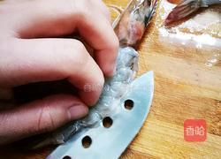 「Cathy边吃边营养」蒜蓉粉丝蒸大虾的做法图解4