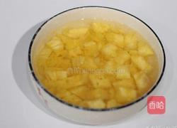 菠萝银耳红枣汤的做法图解2