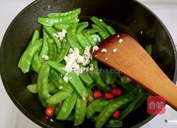 蒜香荷兰豆的做法图解6