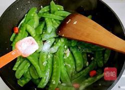 蒜香荷兰豆的做法图解7