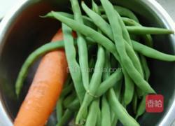 素炒豆角的做法图解1