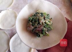 花边饺子（猪肉韭菜馅儿）的做法图解7