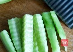 醋熘黄瓜条的做法图解3