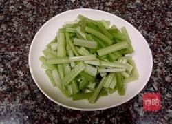 西芹牛肉丝的做法图解2