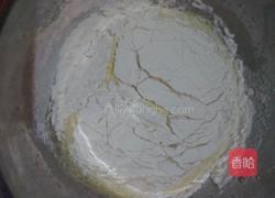 6寸拉花戚风蛋糕的做法图解6
