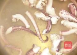 鱿鱼须炒荷兰豆的做法图解5