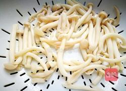 「Cathy边吃边营养」海鲜菇丸子靓汤的做法图解3