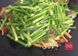 腊肉炒韭菜苔的做法图解5