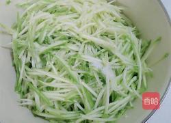 西葫芦鸡蛋包子馅的做法图解3