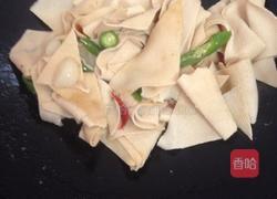 炒豆腐皮的做法图解4