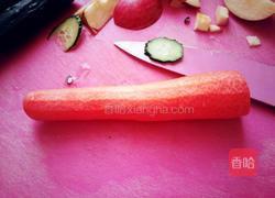 孔雀开屏水果蔬菜拼盘的做法图解2
