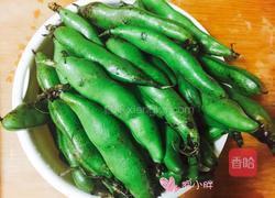葱香蚕豆的做法图解1