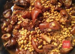 秘制猪蹄的做法图解3