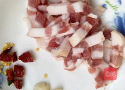 空心菜梗炒肉的做法图解1