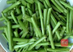 空心菜梗炒肉的做法图解2