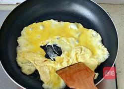 蒜苔炒鸡蛋的做法图解2