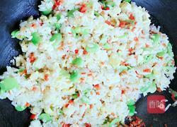 蚕豆米炒饭的做法图解6