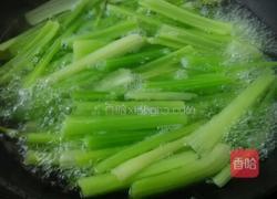 芹菜肉馅锅贴的做法图解10