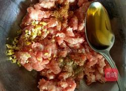 菠菜丸子汤的做法图解1