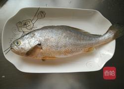 红烧黄花鱼的做法图解1