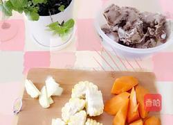 玉米排骨汤的做法图解2
