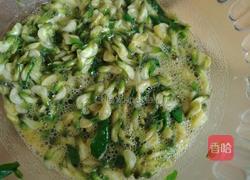 槐花炒鸡蛋的做法图解4