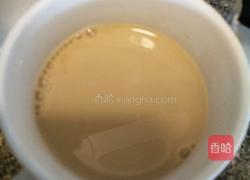 港式奶茶的做法图解7