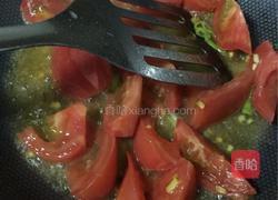 番茄炒海鲜菇的做法图解5