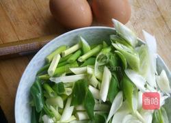 发芽葱炒鸡蛋的做法图解1