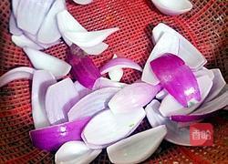 洋葱炒肉的做法图解3