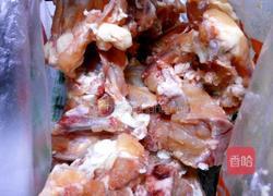 美味酱鸡架的做法图解1