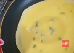 Illustration of how to make fried scallion pancakes 6