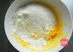 黄金椰蓉球的做法图解3
