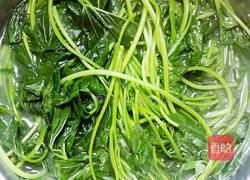 白灼红薯叶的做法图解1