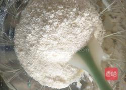 蛋白椰蓉球的做法图解4